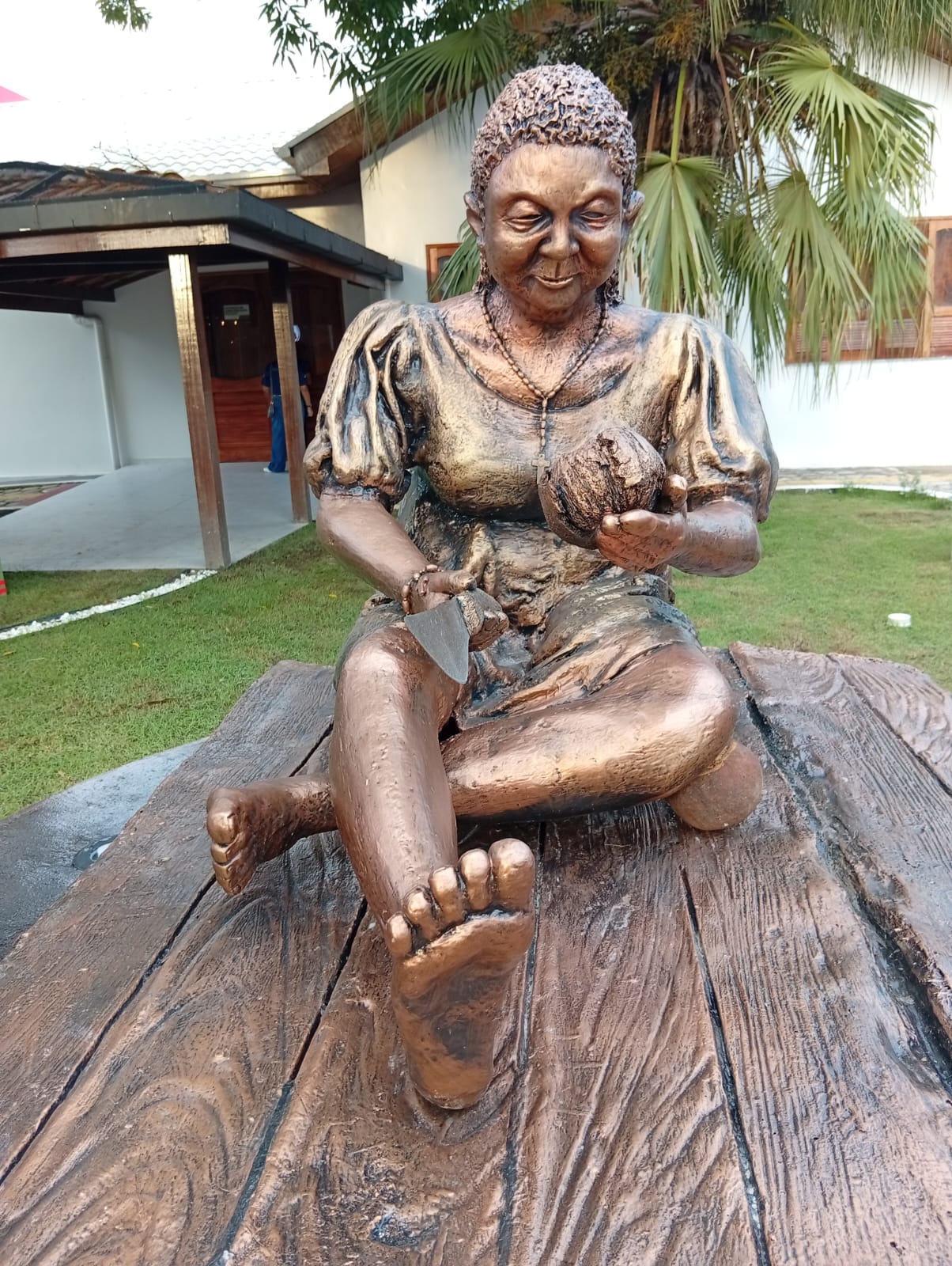 EM MEMÓRIA A HOMENAGEM DO FOVERNO DO AMAPÁ A HISTÓRIA DE DONA DIVINA, NO PARQUE RESIDÊNCIA EM MACAPÁ.